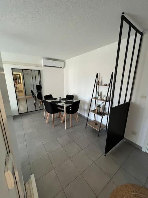 Joli Appt 45 M2 Avec Terrasse Daire Lunel  Dış mekan fotoğraf