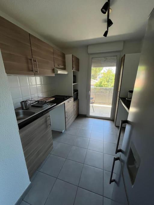 Joli Appt 45 M2 Avec Terrasse Daire Lunel  Dış mekan fotoğraf
