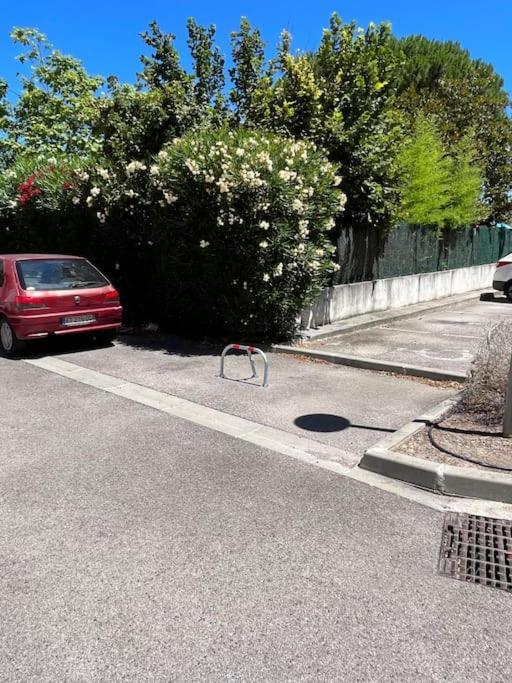 Joli Appt 45 M2 Avec Terrasse Daire Lunel  Dış mekan fotoğraf